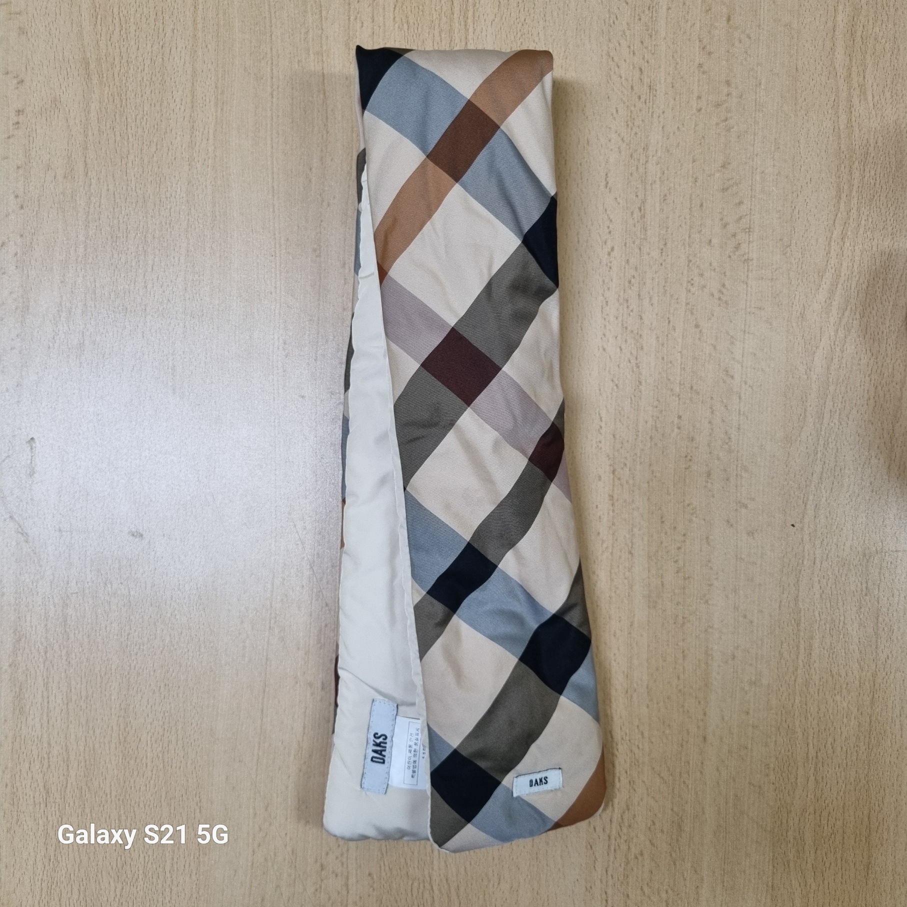 닥스 쁘띠 목도리_1